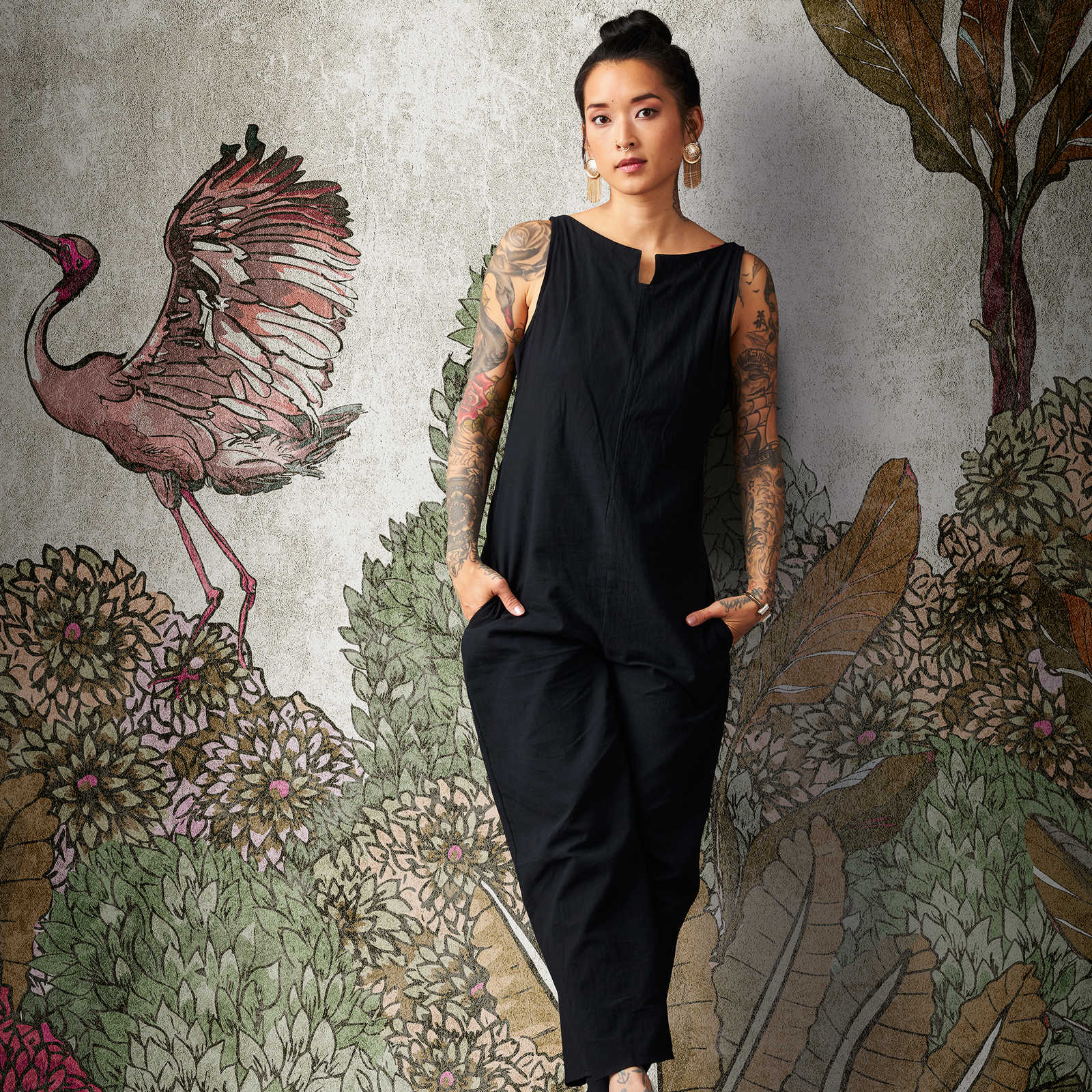         Tapeten Neuheit | Motivtapete tropische Pflanzen & Kraniche im Used Look
    