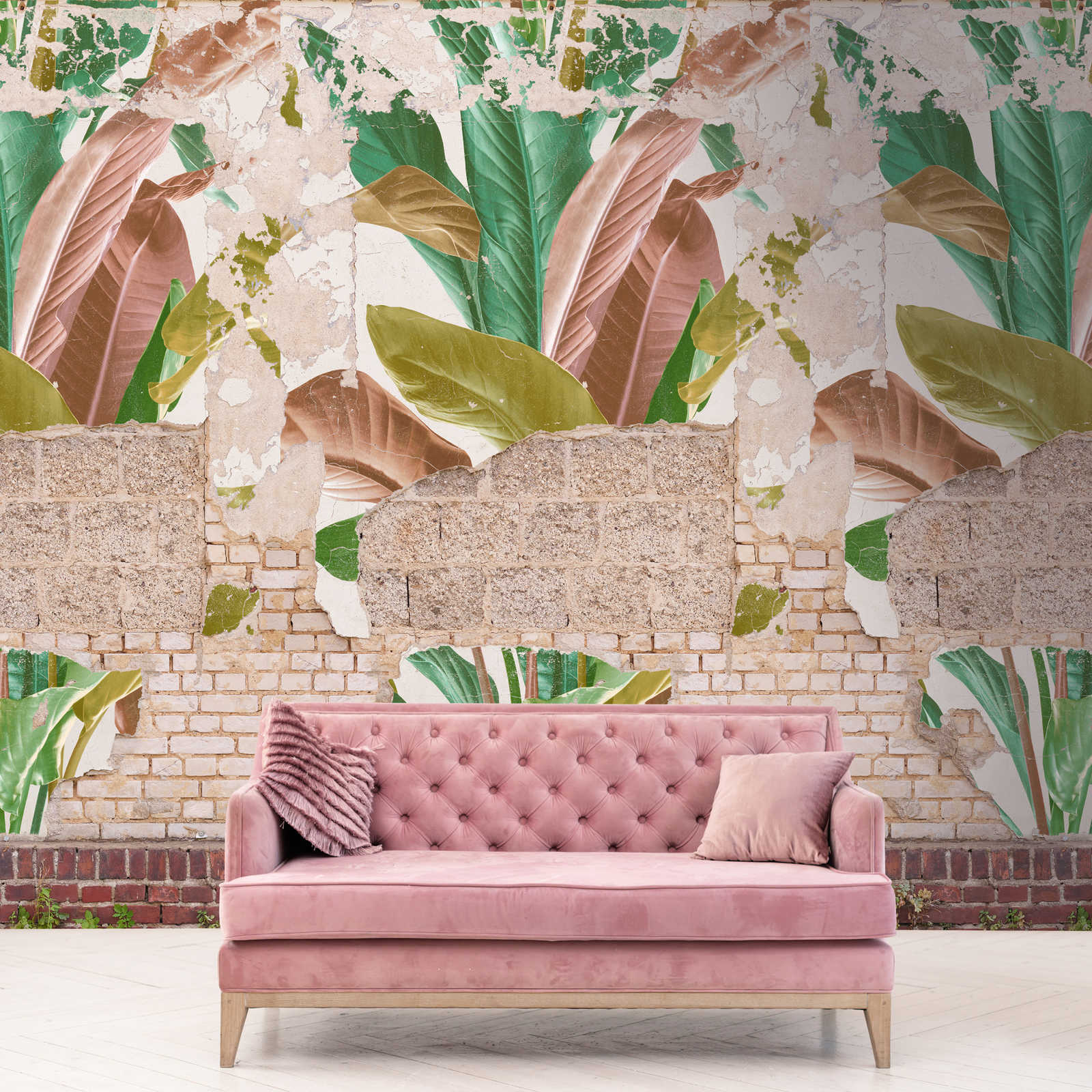         Papier peint imitation pierre avec feuilles de palmier colorées en look usé - beige, marron, vert
    