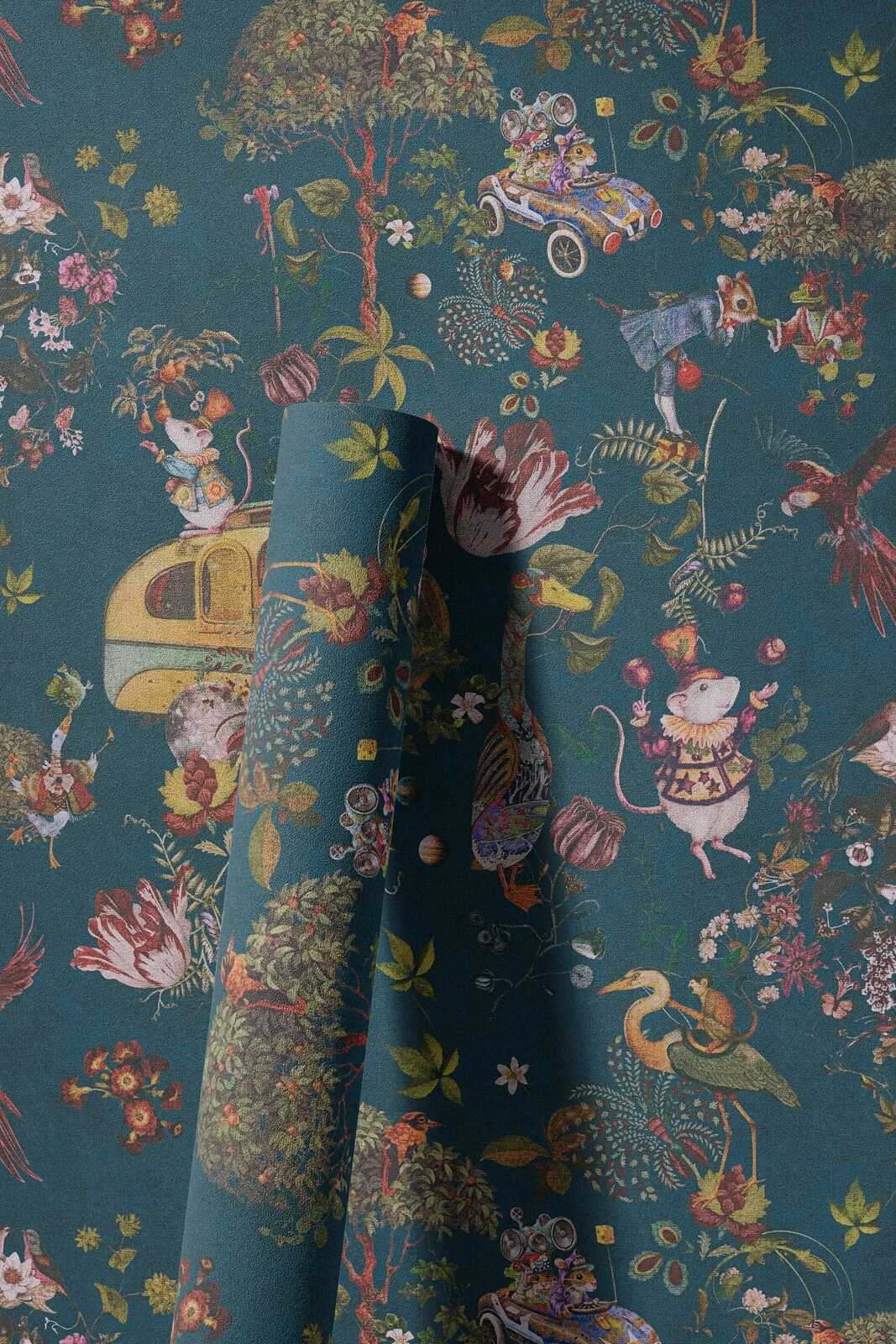             Märchenhafte Kinderzimmer Vliestapete mit Waldtieren – Blau, Gelb, Grün
        