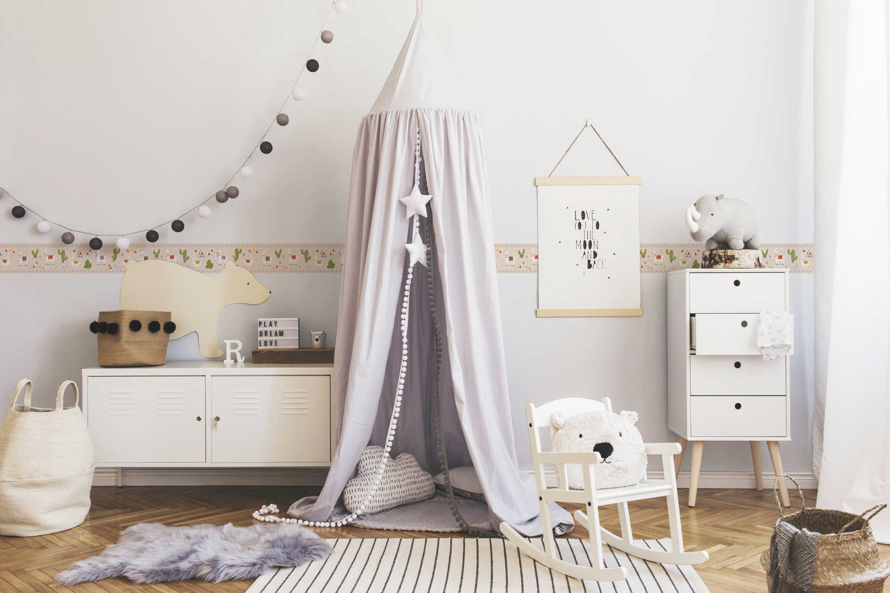             Aufregende Kinder Bordüre "Lamas in ihrem Zuhause" – Beige, Grün, Rot
        