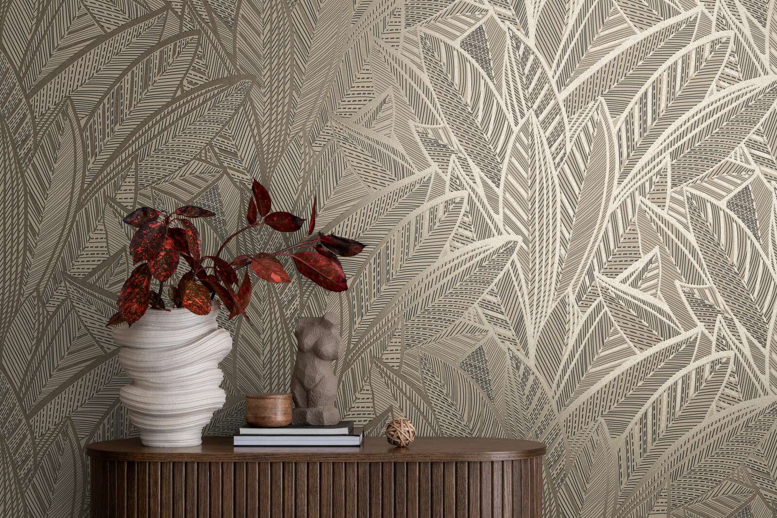             Dschungel Vliestapete mit Palmenblättern und leichten Glanzeffekten – Metallic, Schwarz
        