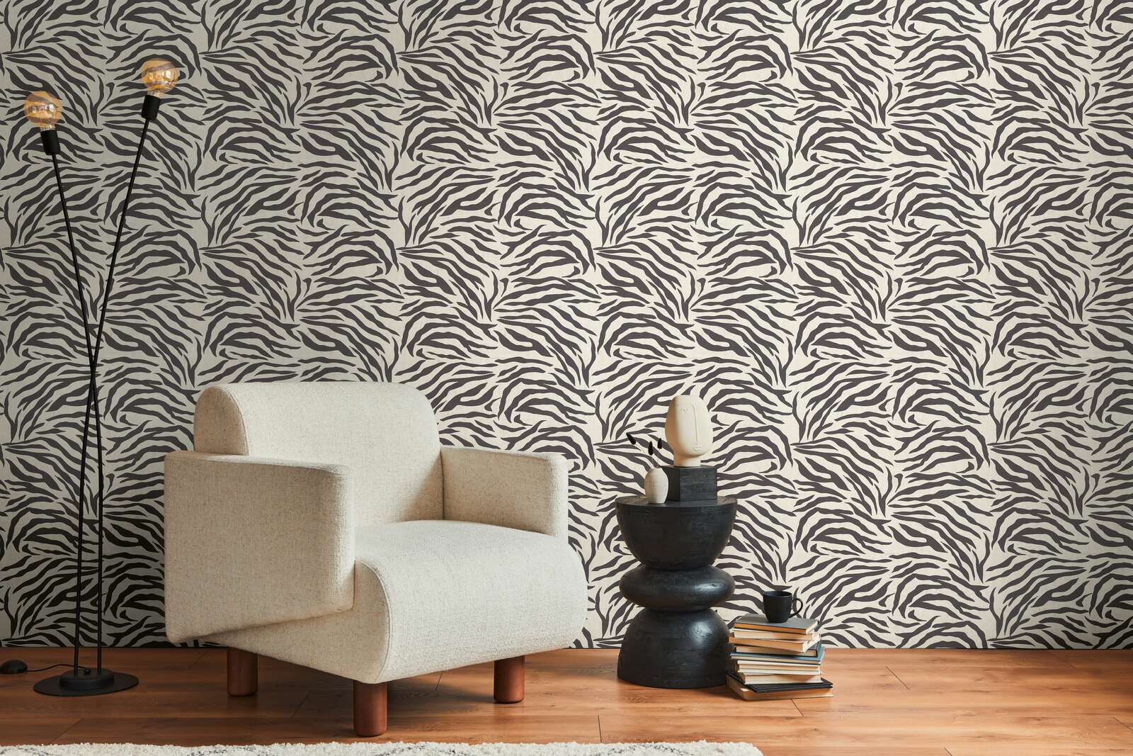             Exotische Vliestapete mit klassischem Zebramotiv, einfach strukturiert – Schwarz, Weiß
        
