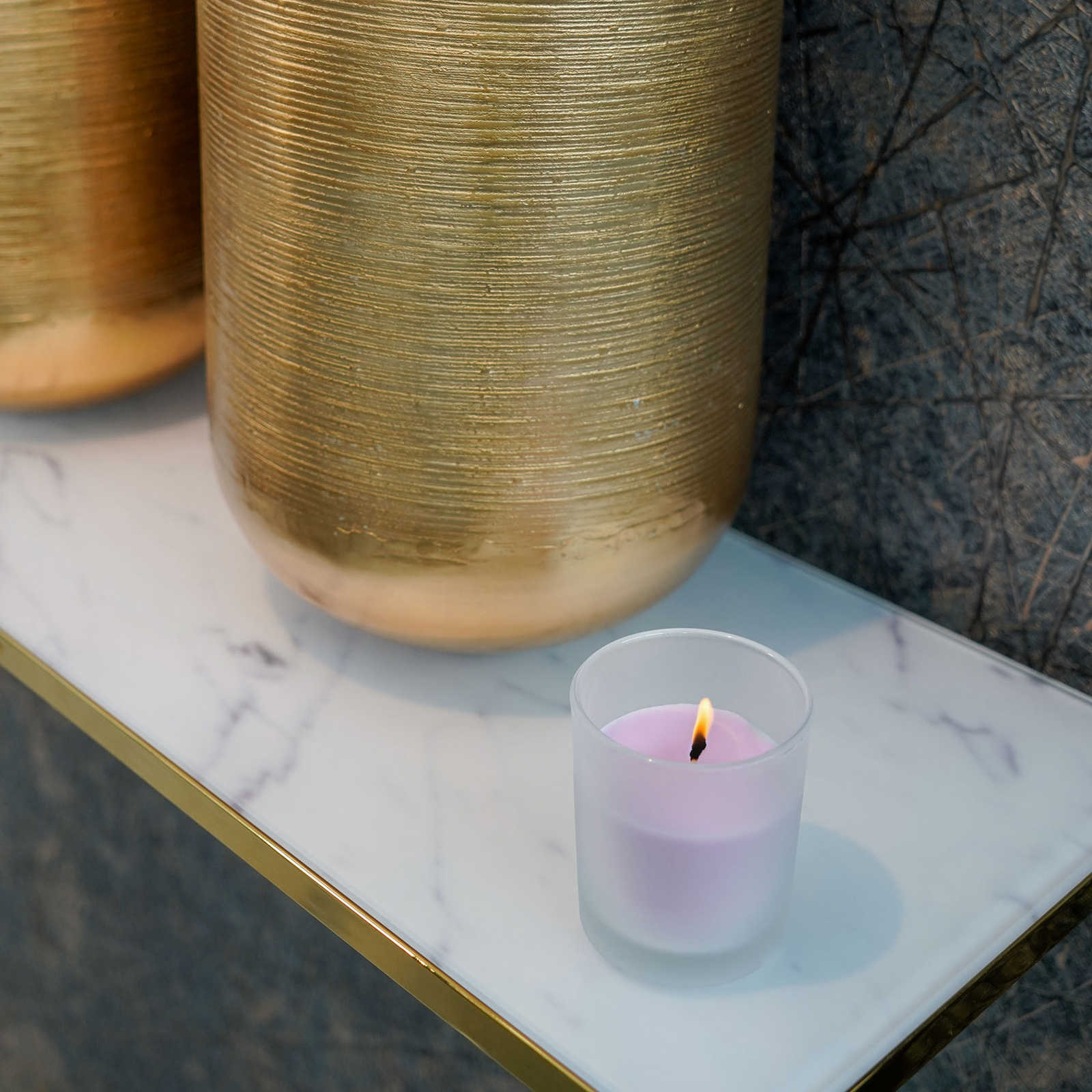         Lavender scented candle with delicate fragrance - 110g
    