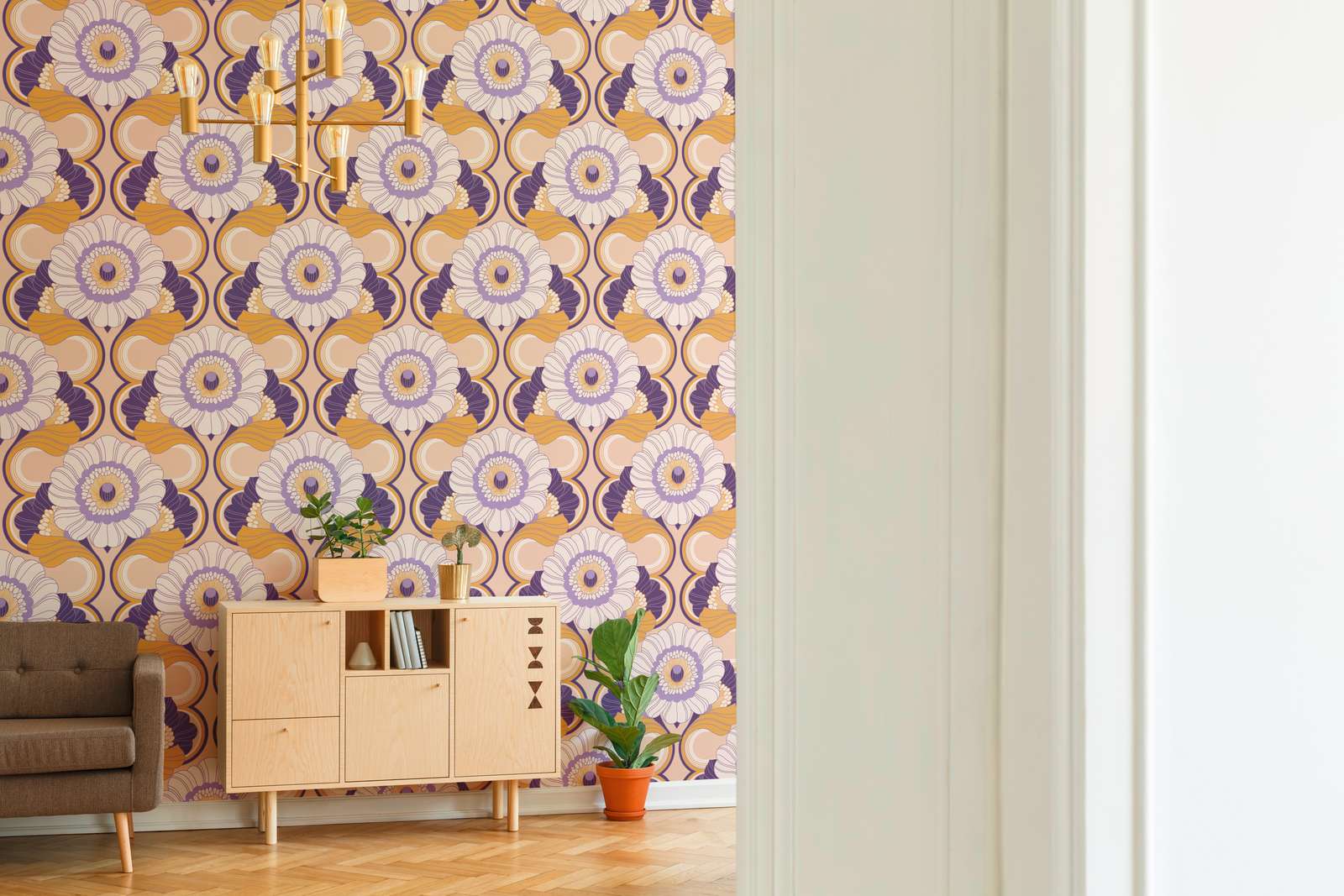             Retro Tapete mit Blumenmuster – Beige, Gelb, Lila
        