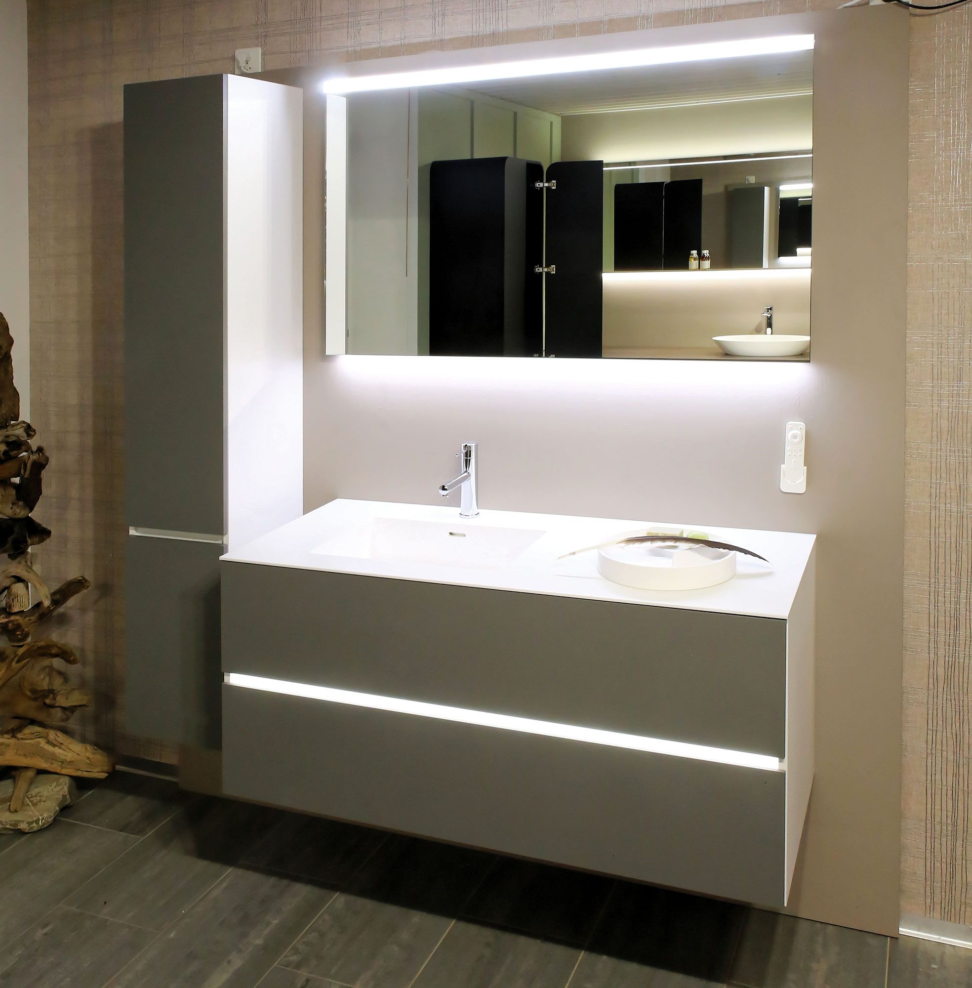 Schlichte-beige-Tapete