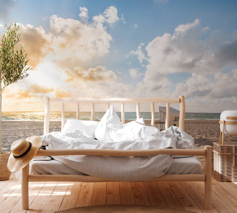             Strandkorb bei Sonnenaufgang – Braun, Blau, Gelb
        