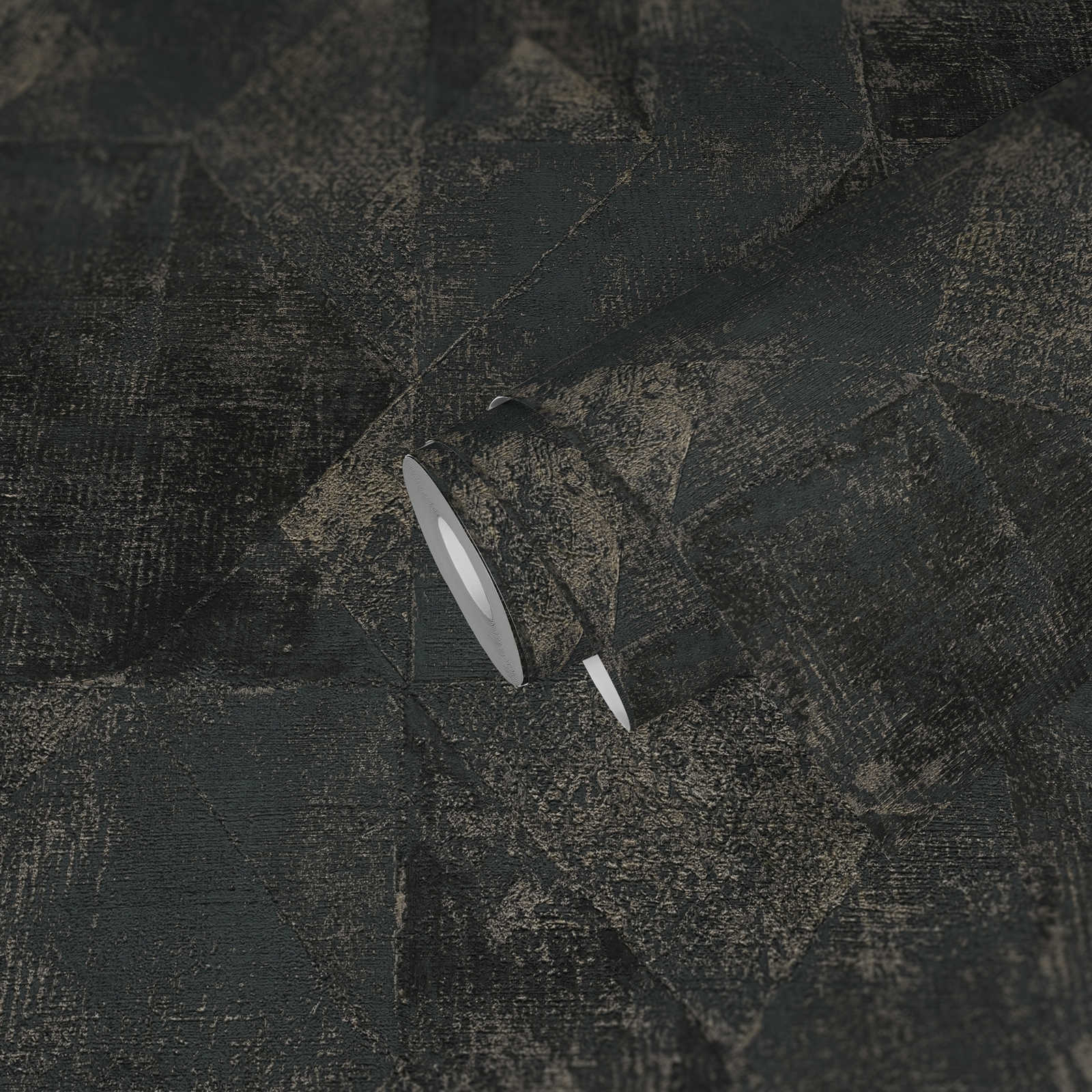             Metallic Tapete mit Grafik Dreieck-Muster glänzend strukturiert – Schwarz, Gold
        