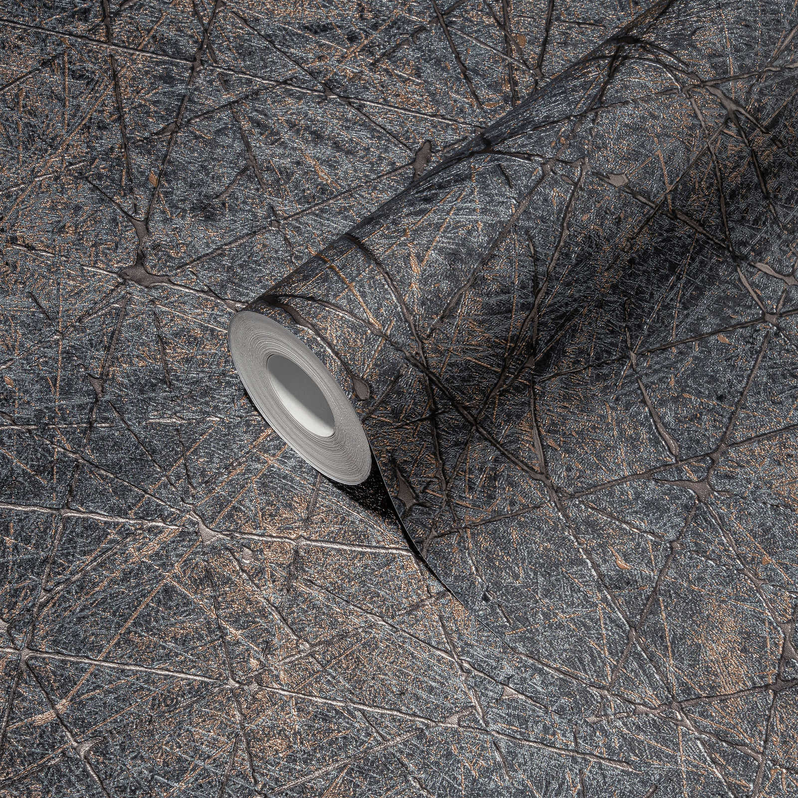             Metallic-Look Vliestapete mit grafischem Linienmuster – Schwarz, Bronze
        