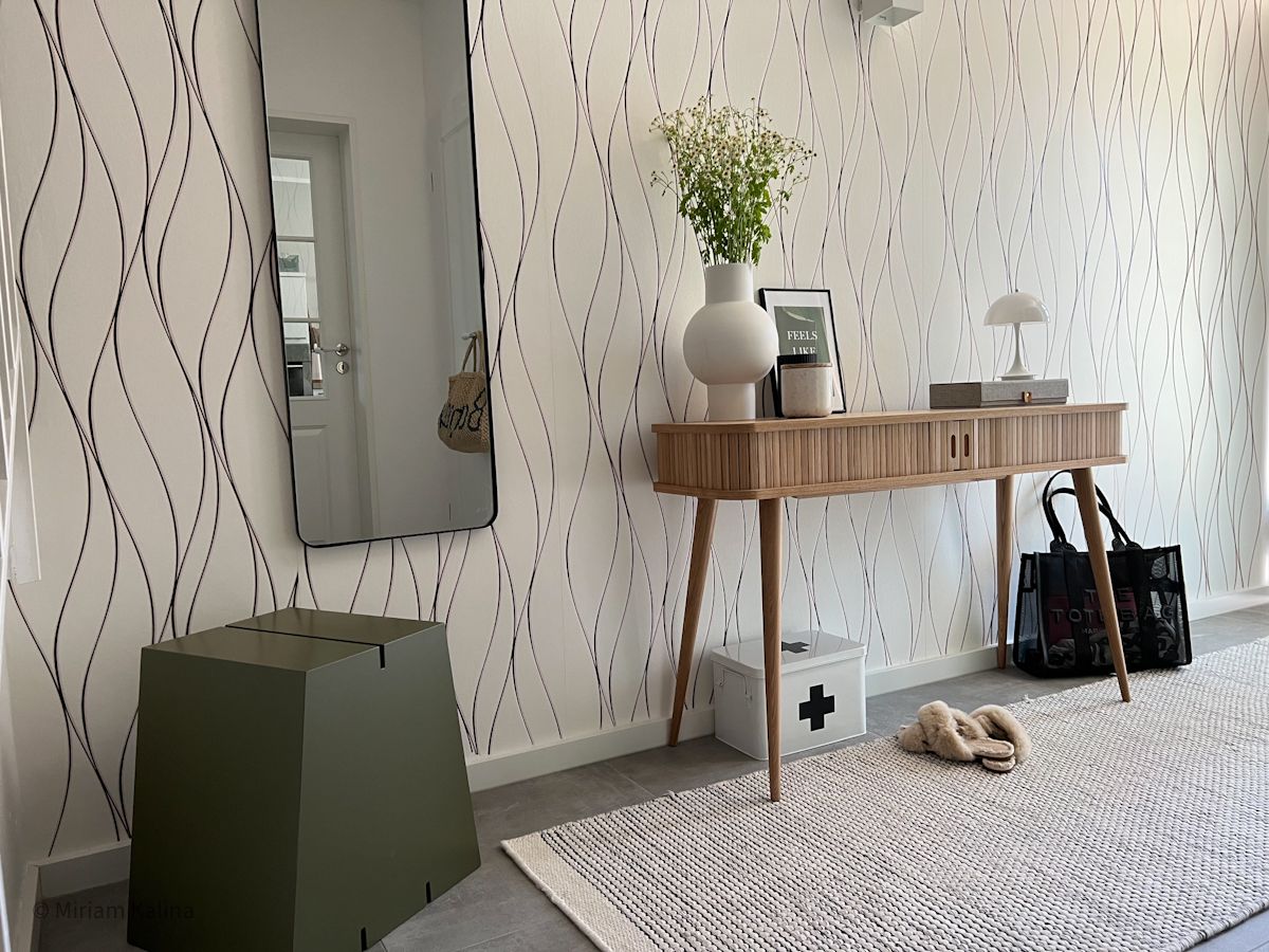 Linienlook Tapete in schwarz und weiß