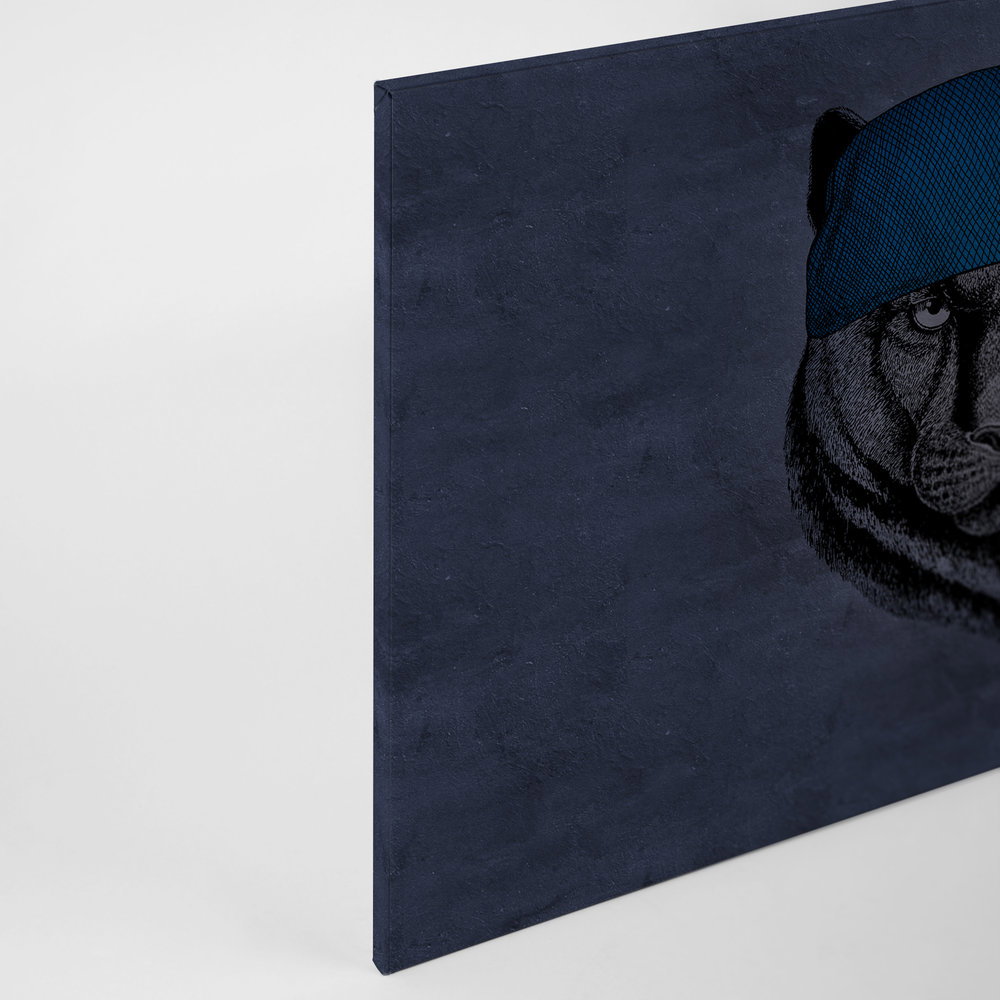             Leinwandbild Panther im Piraten-Look – 0,90 m x 0,60 m
        
