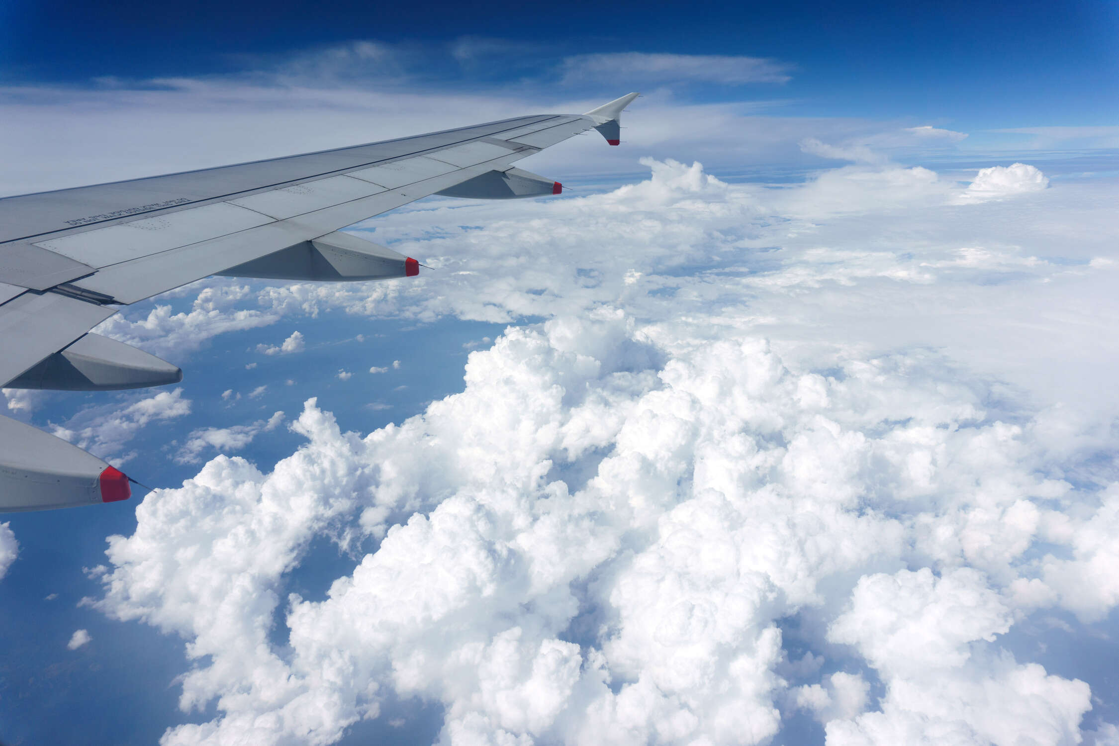 flugzeugflügel, wolken, flugreise, ozeanblau, himmel