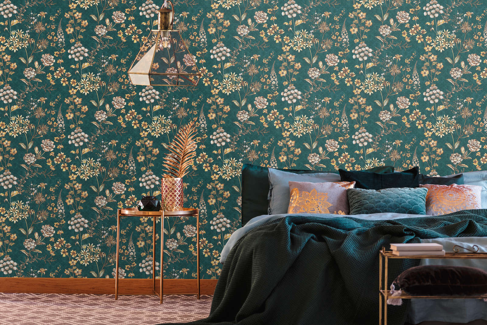 Florale Vliestapete mit Blumenmuster auf grafischen Hintergrund – Petrol, Orange, Gelb