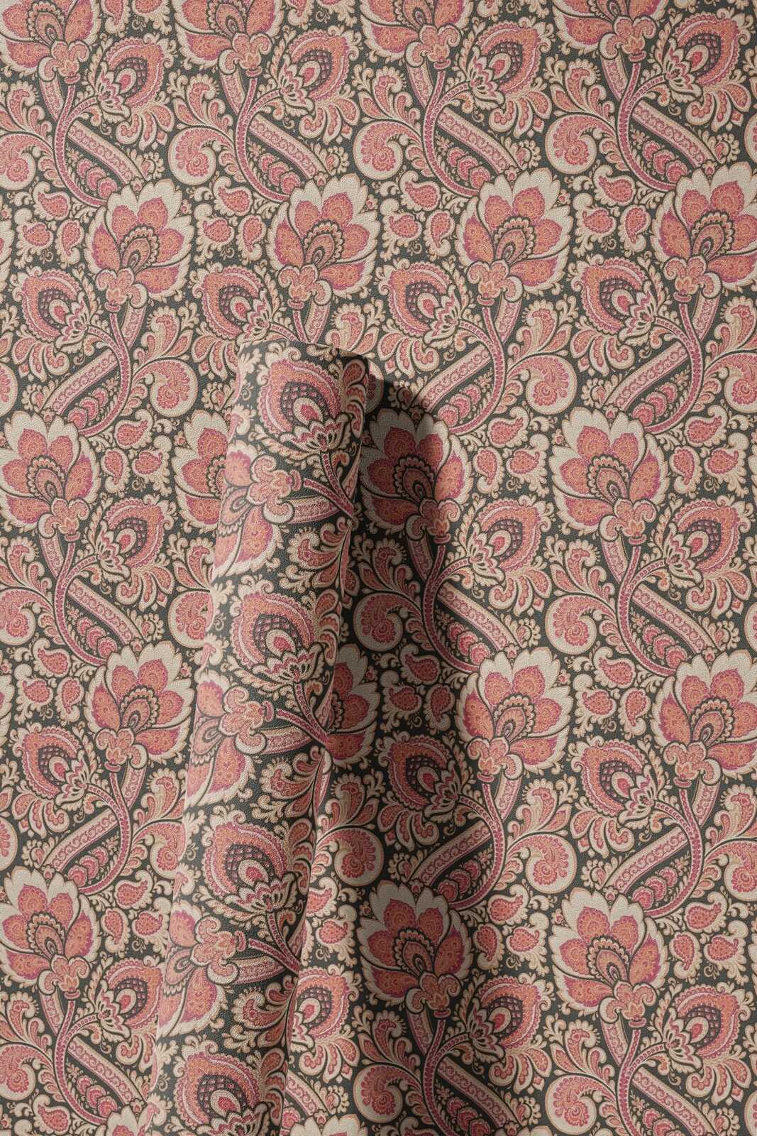             Ornament-Tapete textiles Retro Design – Rot, Orange, Schwarz
        