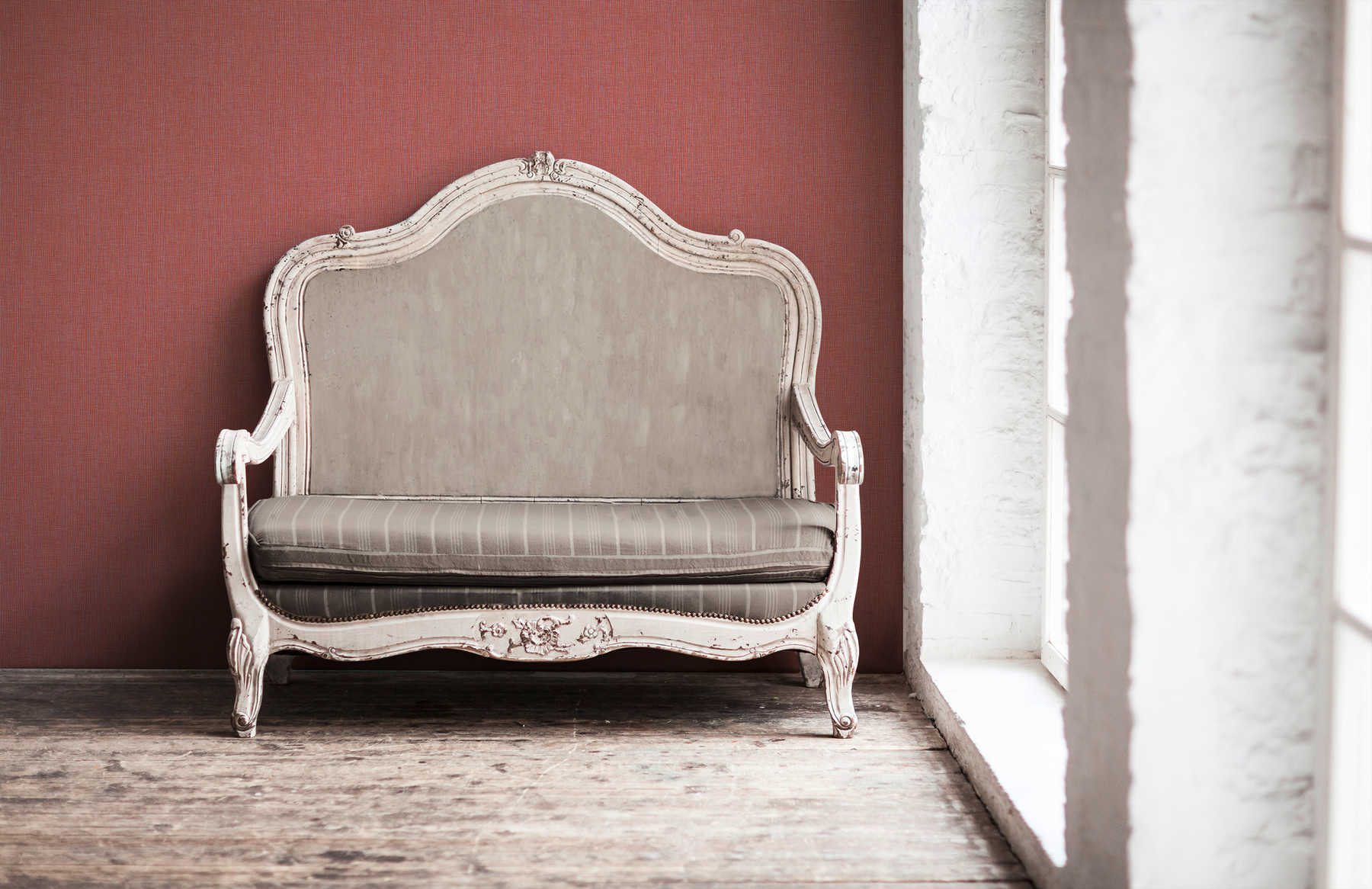             Tapete Rot mit Textil-Muster in Rot Orange & Lila
        