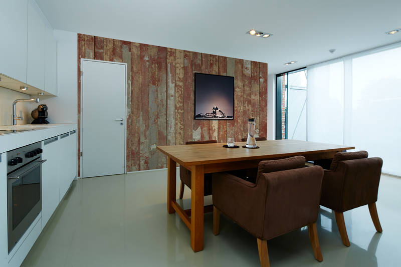 Küchenzeile, Esstisch, Holztisch, Sessel, Wandpaneel