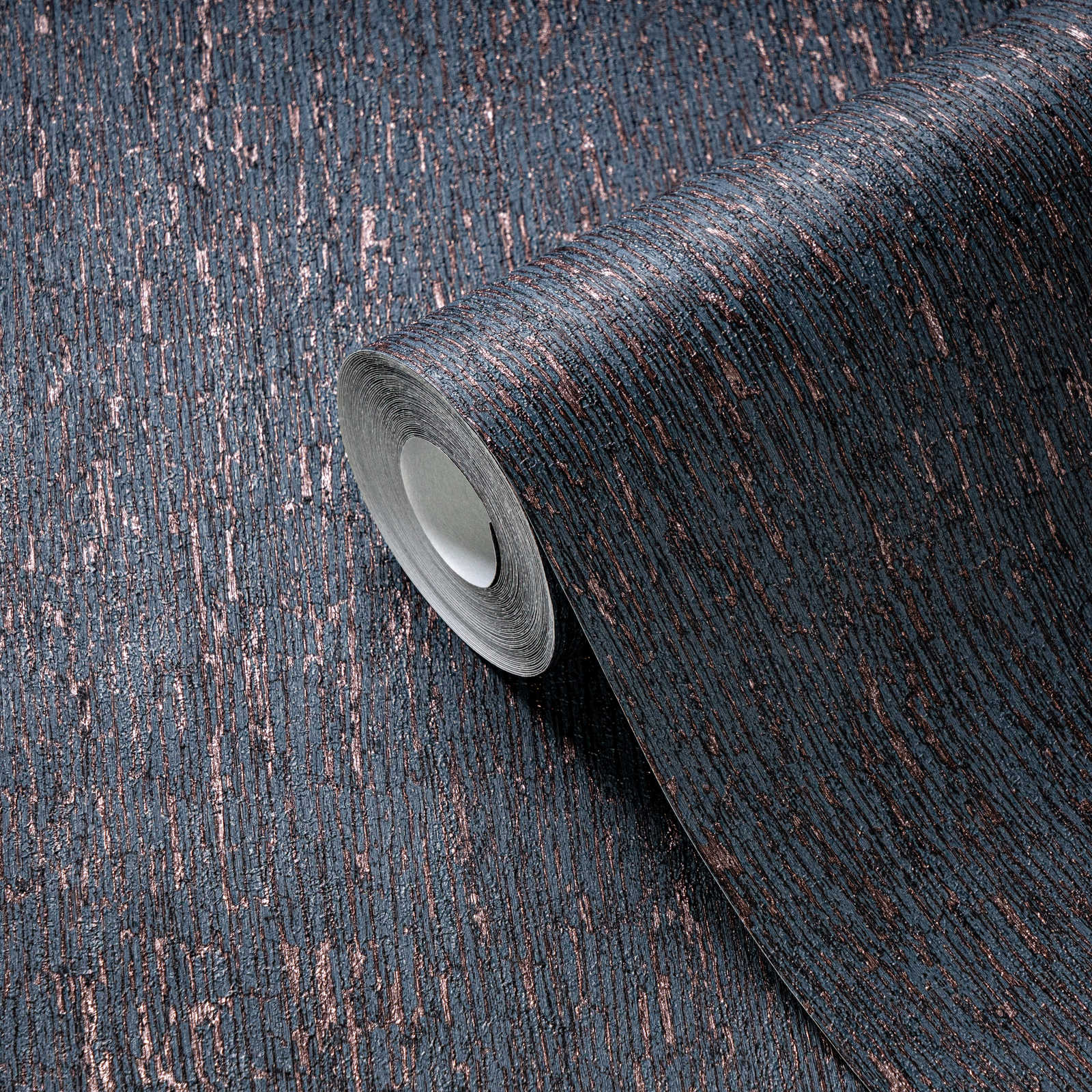             Vliestapete in Putzoptik mit Akzenten – Blau, Bronze, Metallic
        