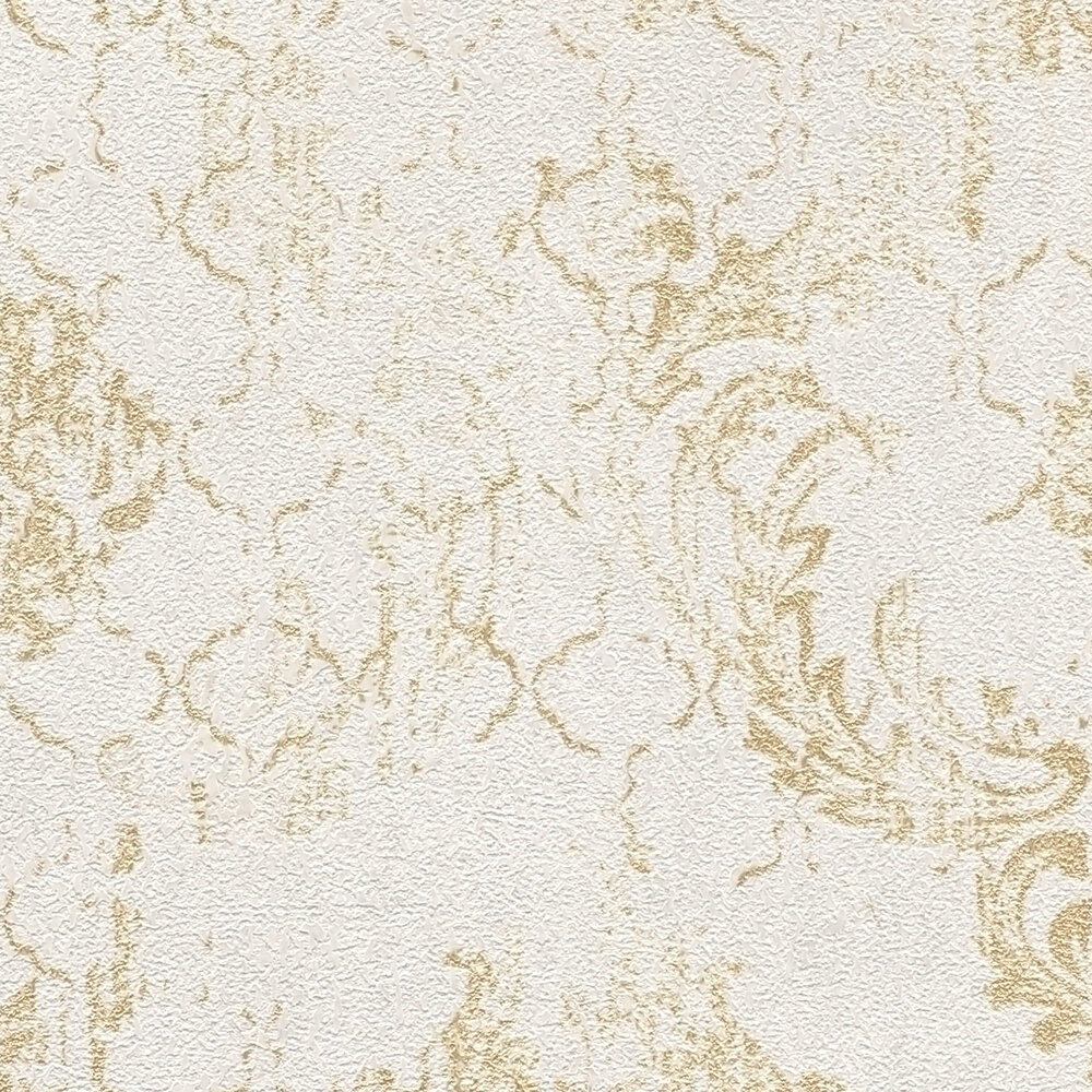 Dezente Vliestapete mit klassischem Ornamentmuster und schimmernden Akzenten, fein strukturiert – Creme, Gold, Metallic