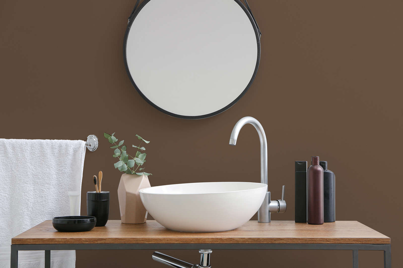             Premium Wandfarbe natürliches Nussbraun »Modern Mud« NW720 – 1 Liter
        