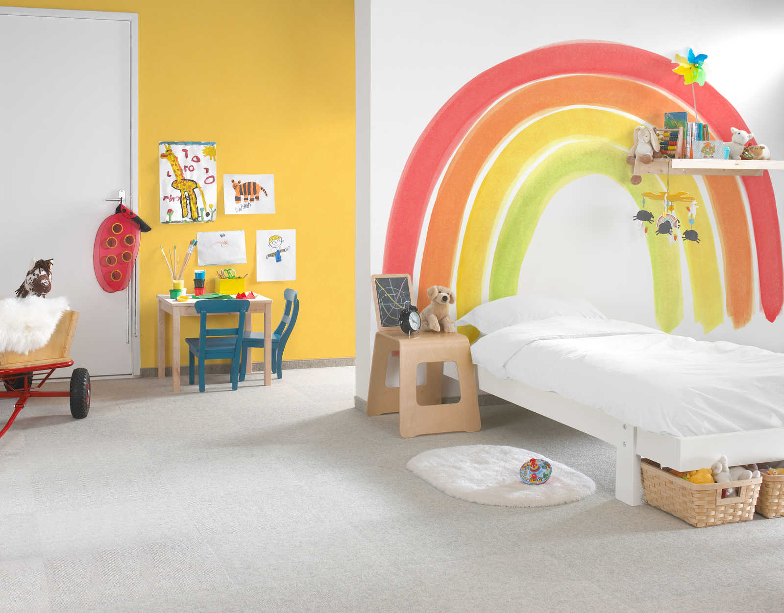         Papier peint arc-en-ciel aquarelle dans les tons chauds de rouge
    