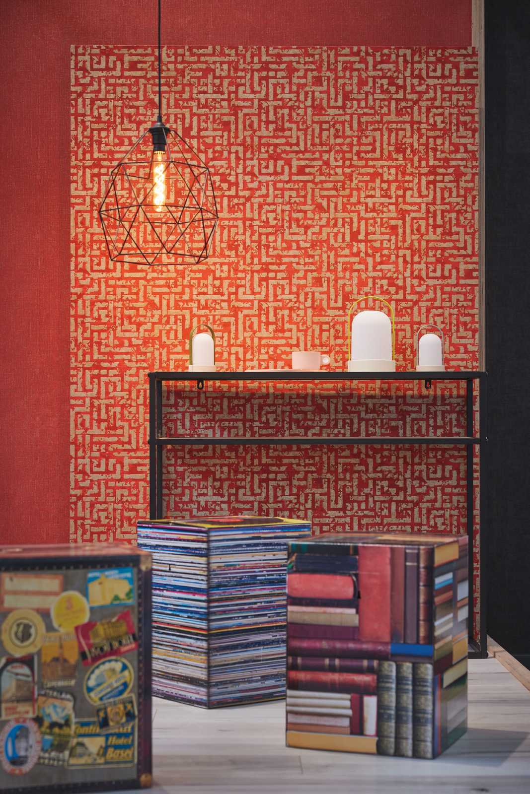             Tapete Rot-Gold mit Grafikmuster & Used Optik – Rot, Metallic
        