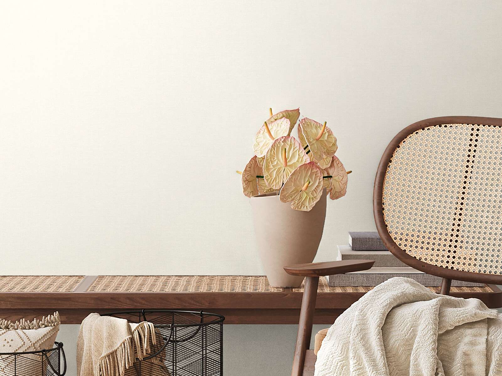 Home-Dekor, Blumenarrangement, Vase, Stuhl, Rattan-Gewebe