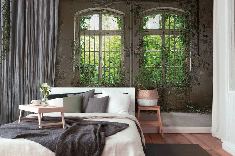 Bett, Kissen, Decke, Nachttisch, Fensterwand