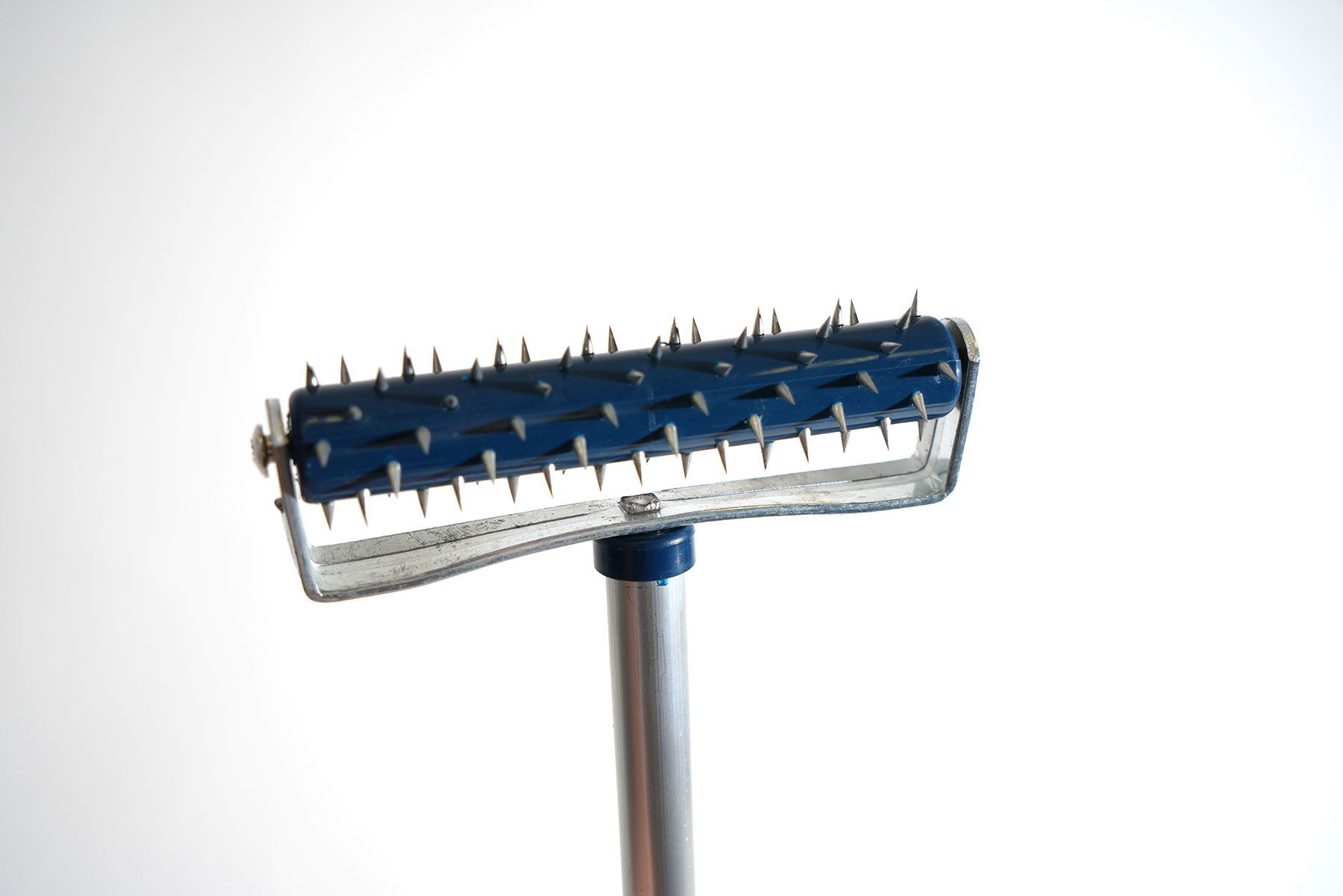             Spijkerrol uitschuifbaar 54-98cm, duurzame egelroller
        