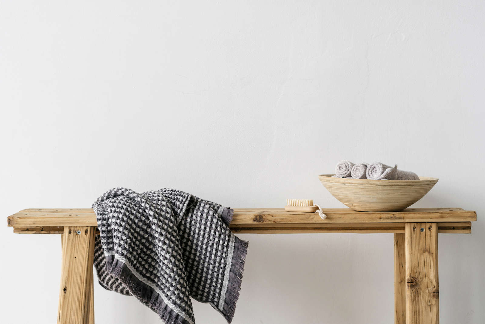             Wandfarbe in neutralem Weiß mit hervorragender Deckkraft TCK1000 – 2,5 Liter
        