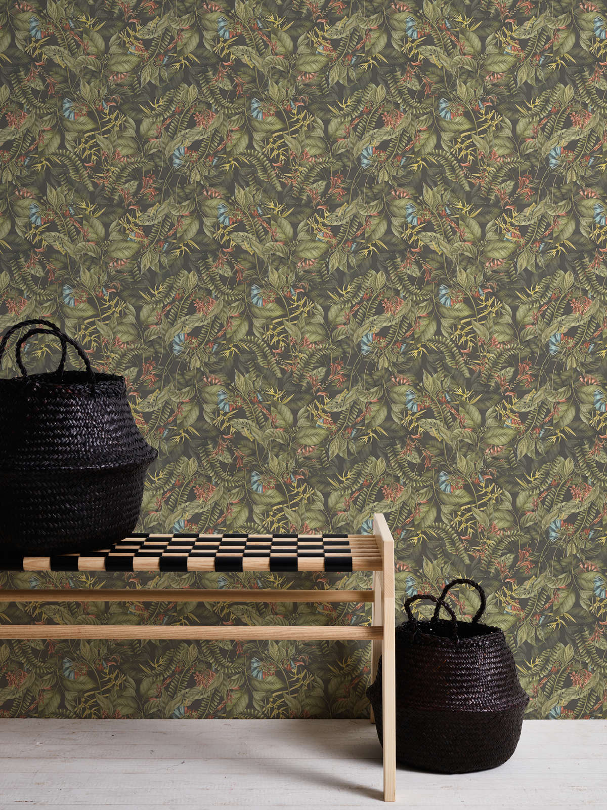             Tapete mit Blättern & Blüten im floralen Stil strukturiert matt – Grün, Dunkelgrün, Rot
        
