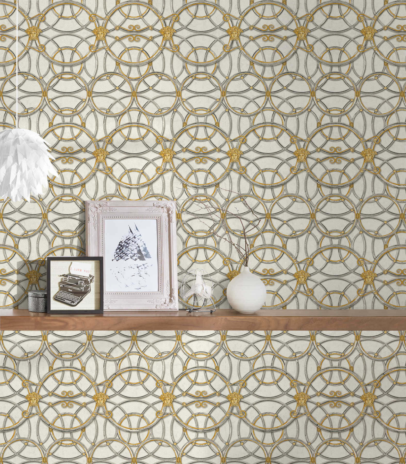             VERSACE Home Tapete Kreismuster und Medusa – Gold, Silber, Weiß
        