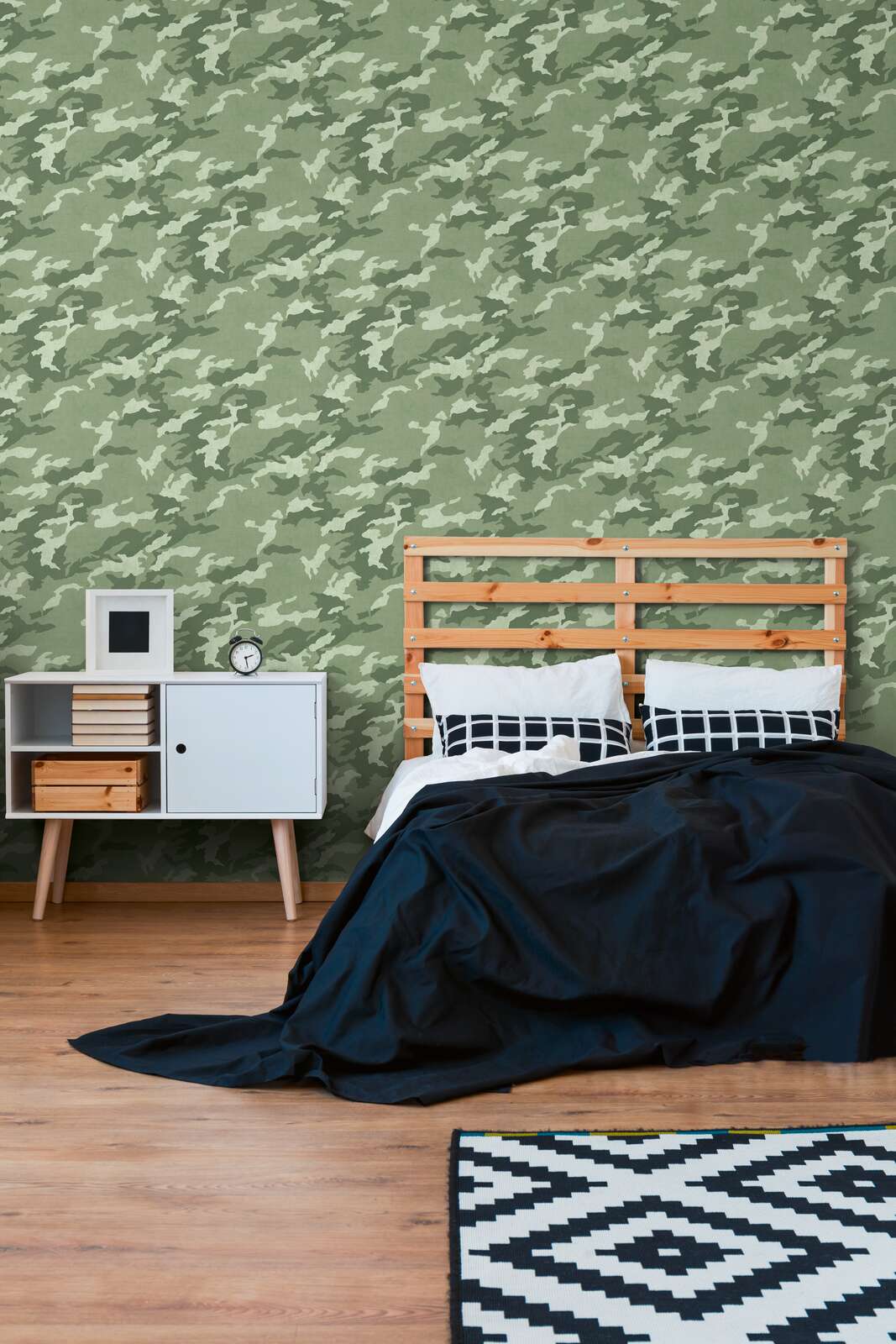             Camouflage Vliestapete – Cooles Tarnmuster für Abenteurer und Outdoor-Fans – Grün
        