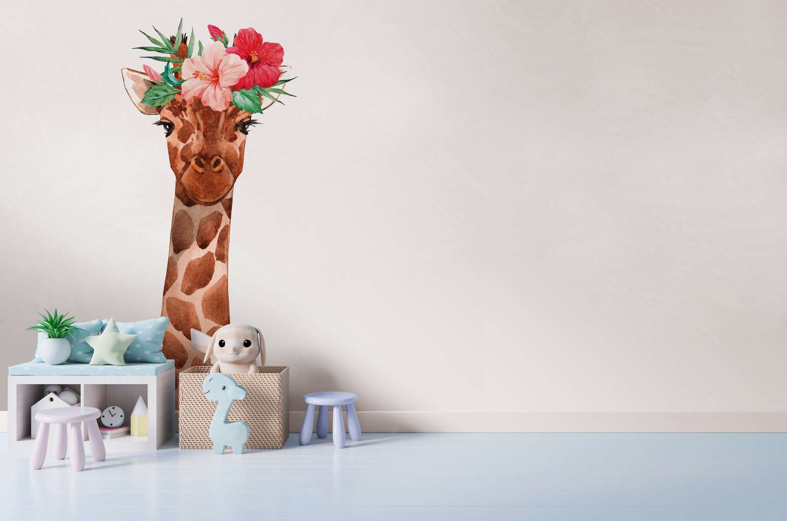             Fototapete Kinderzimmer mit Giraffe und floraler Kopfbedeckung – Weiß, Bunt
        