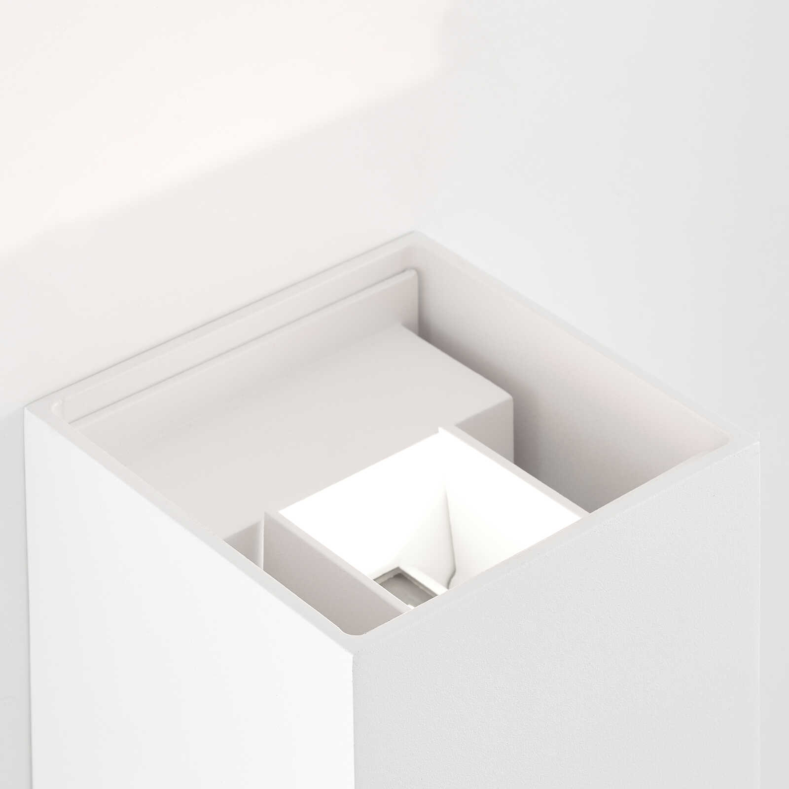             Applique murale d'extérieur en métal - Johannes - Blanc
        