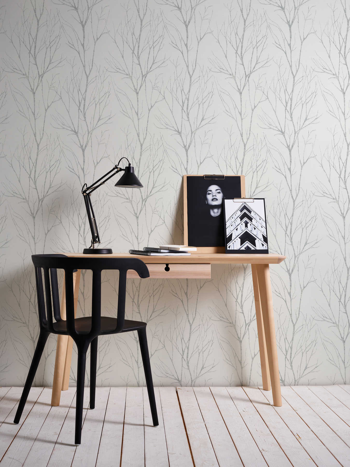             Vliestapete Baummotiv & Metallic-Effekt – Beige, Grau
        
