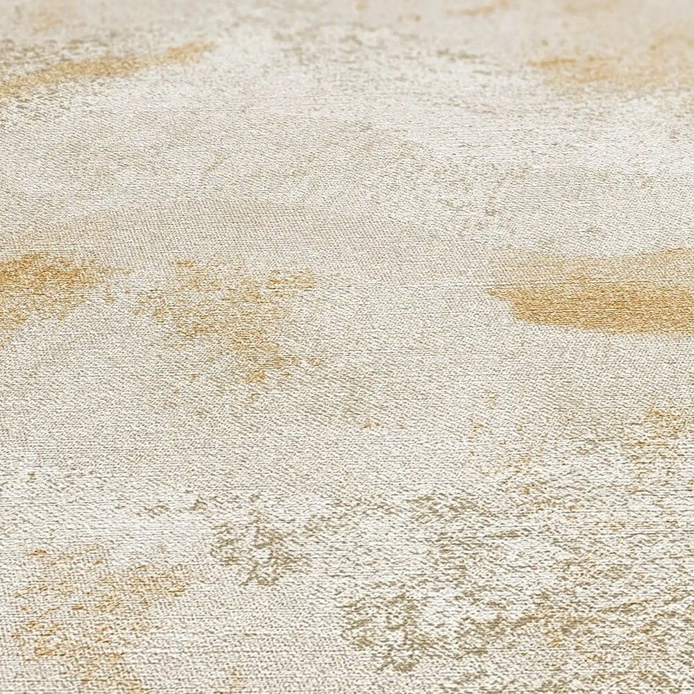             Gemütliche, einfach strukturierte Vliestapete mit natürlicher und schimmernder Wellenoptik – Creme, Grün, Gold
        