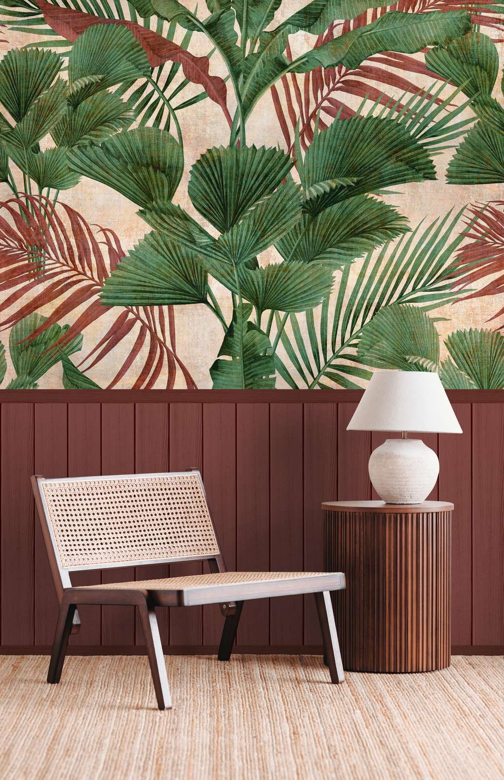             Vlies-Motivtapete mit Holz-Optik-Sockelborte und Dschungelmuster – Rot, Grün, Beige
        