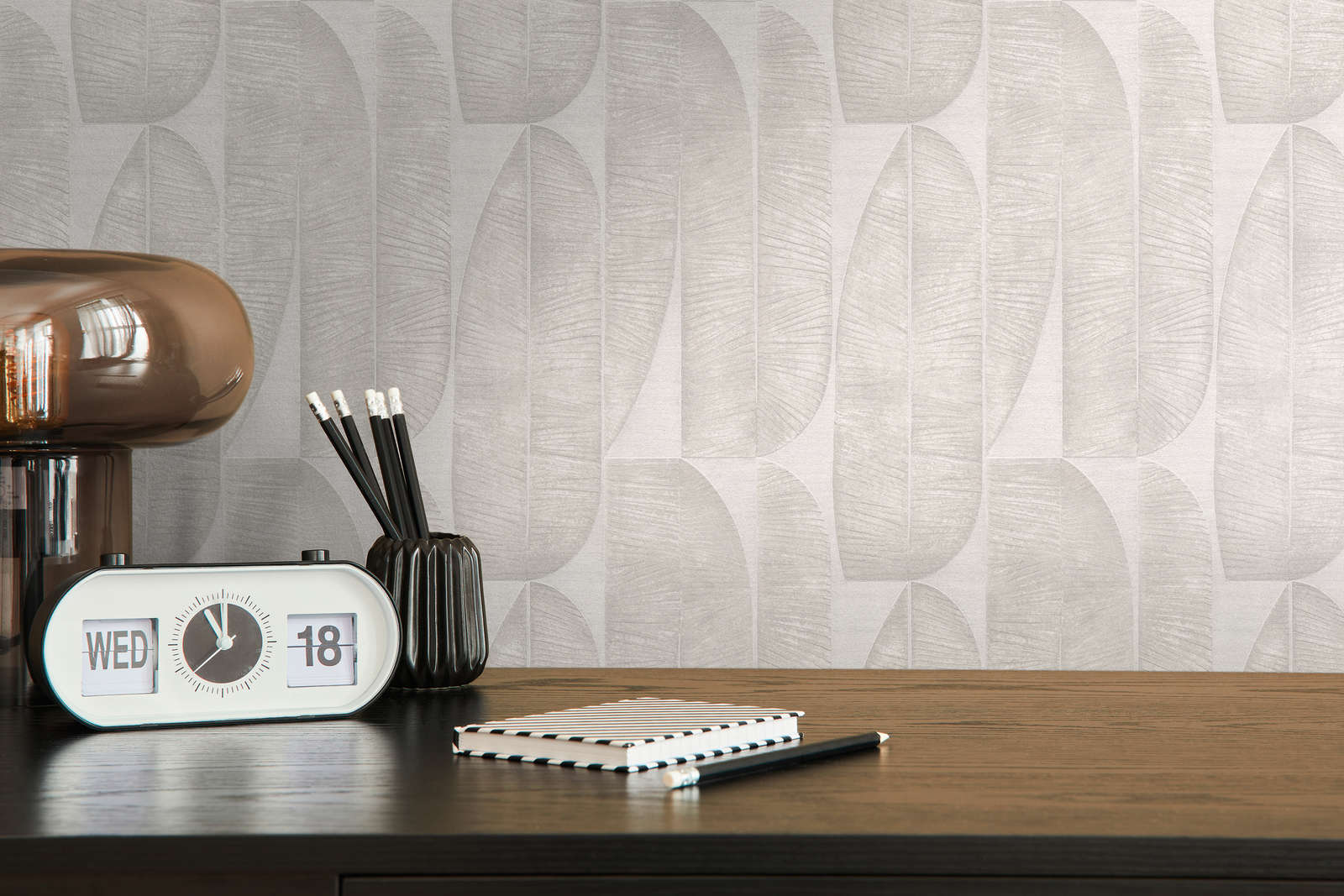 Vliestapete mit geometrischem floralem Muster – Grau, Beige