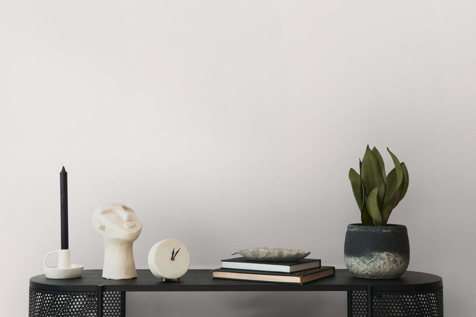             Uni Vliestapete in feiner Struktur – Grau
        