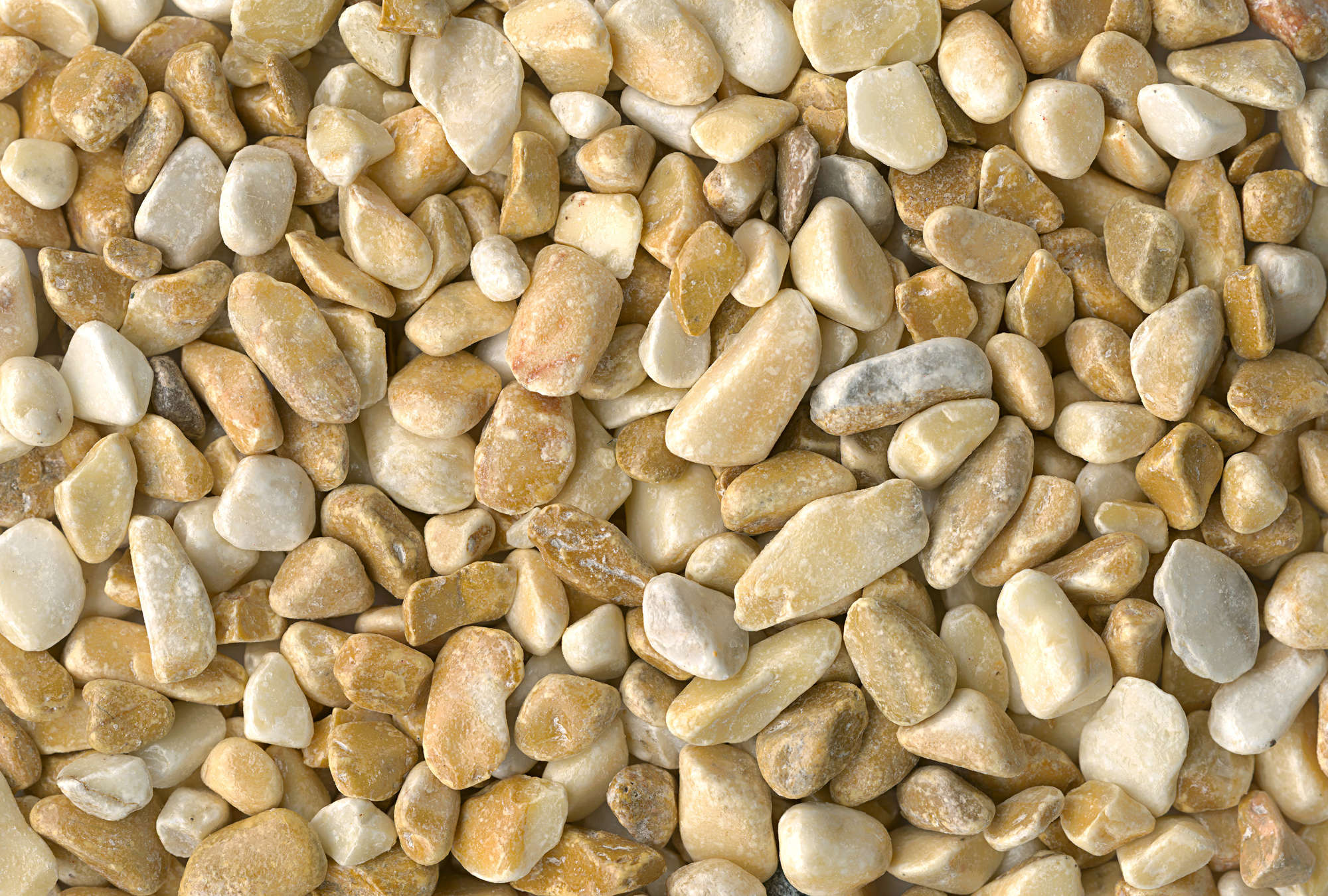             Rustikale Kieselwand Fototapete – Vliestapete mit realistischer Steinoptik – Beige Braun
        