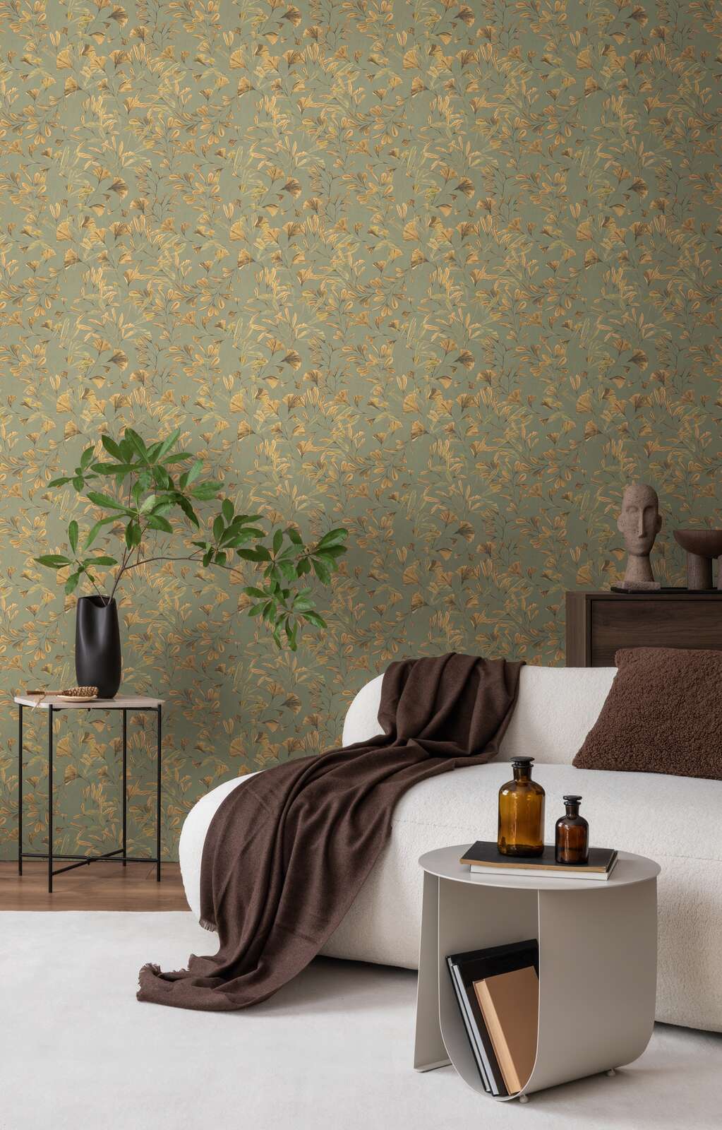             Stilvolle Vliestapete mit filigranem Rankenmuster im Vintage-Stil, feine Struktur – Gold
        