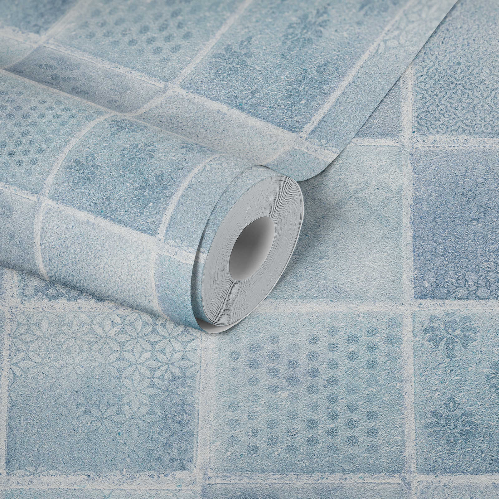             Tapete in Mosaik- und Fliesenoptik – Blau, Grau, Creme
        