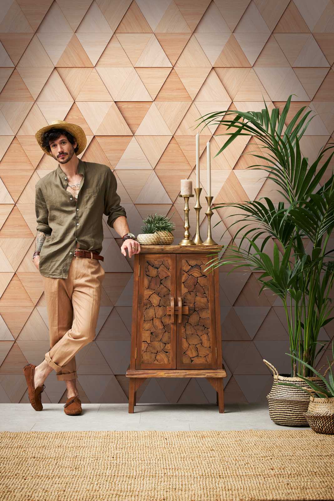             Tapeten-Neuheit – Motivtapete Holzoptik Design mit 3D Dreieck-Muster
        