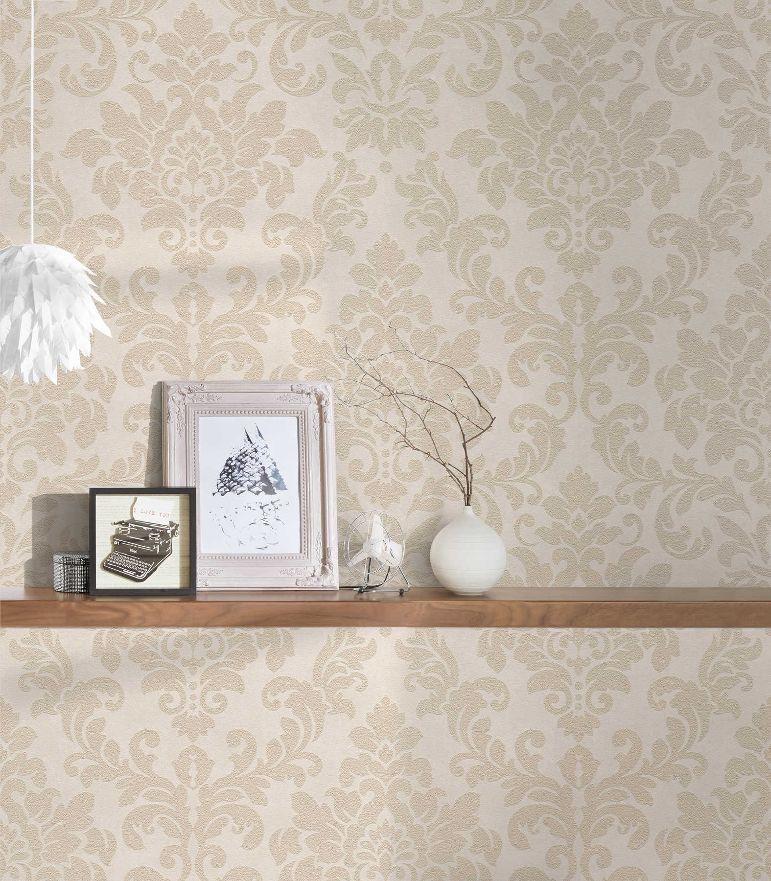             Florale Ornamenttapete mit Metallic-Effekt – Beige, Creme, Gold
        