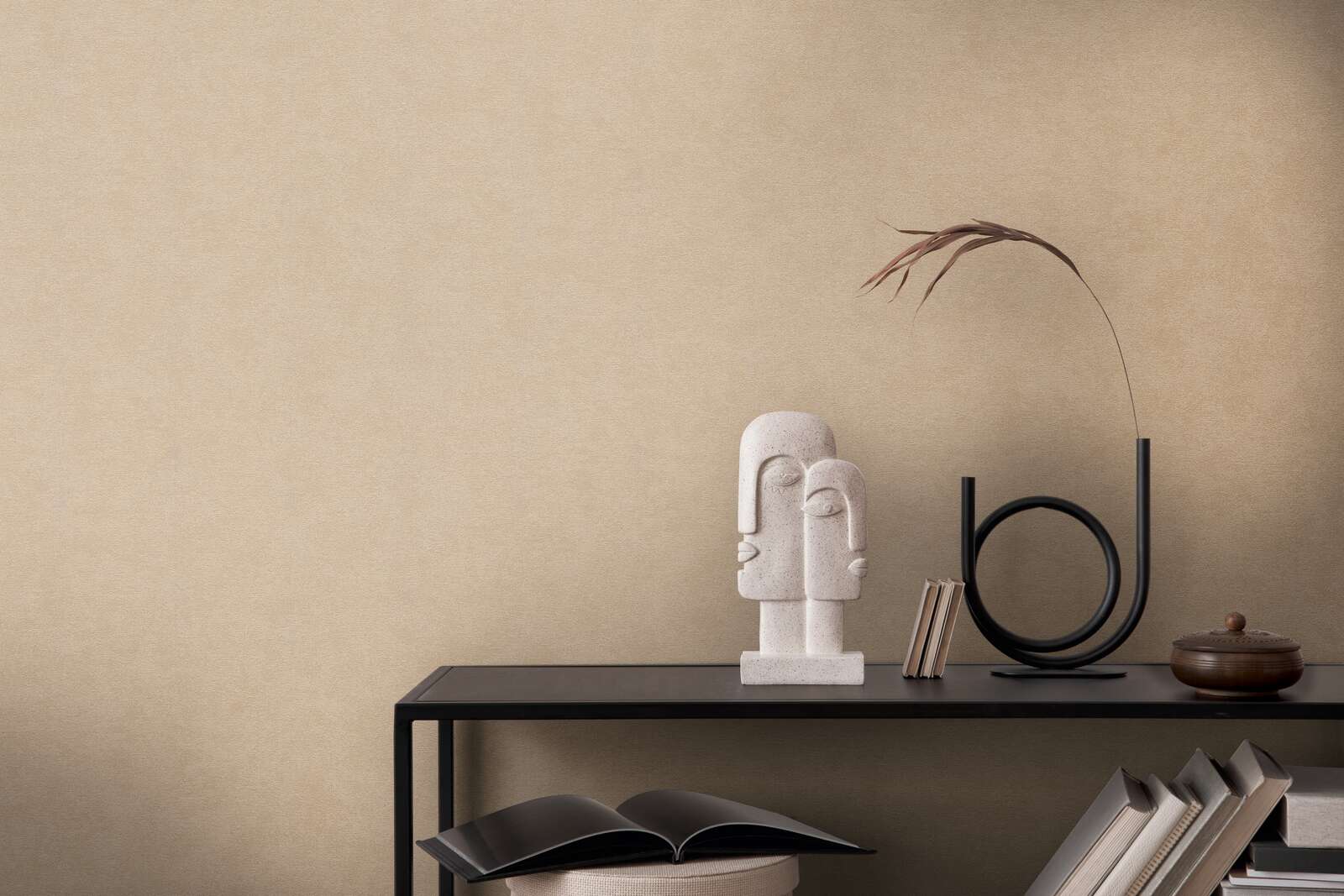 Uni Vliestapete mit feiner Struktur – Beige
