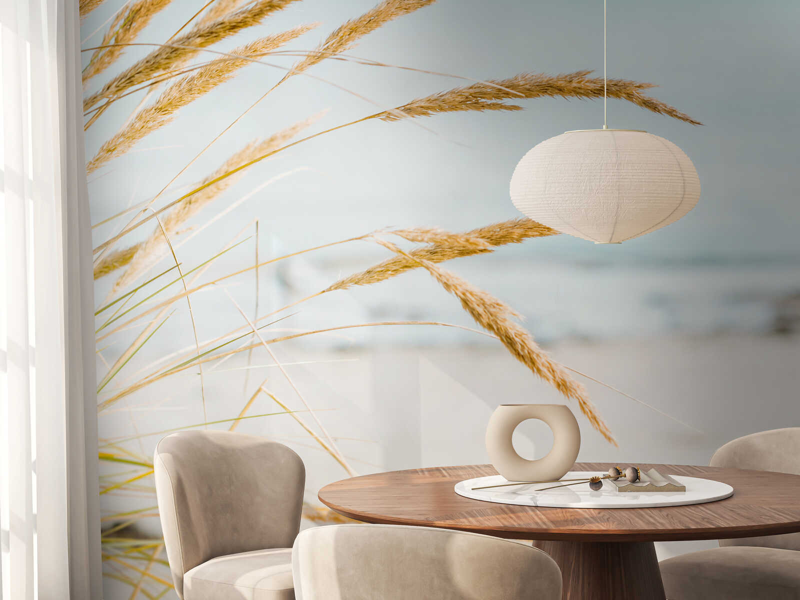         Kustwind fotobehang - vliesbehang met strandgrassen en zeezicht voor een maritieme sfeer - kleurrijk
    