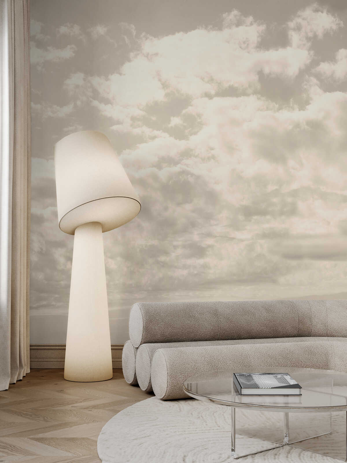 Stehlampe, Schirmschirm, gekrümter Sockel, beige Sofa, Glas-Couchtisch