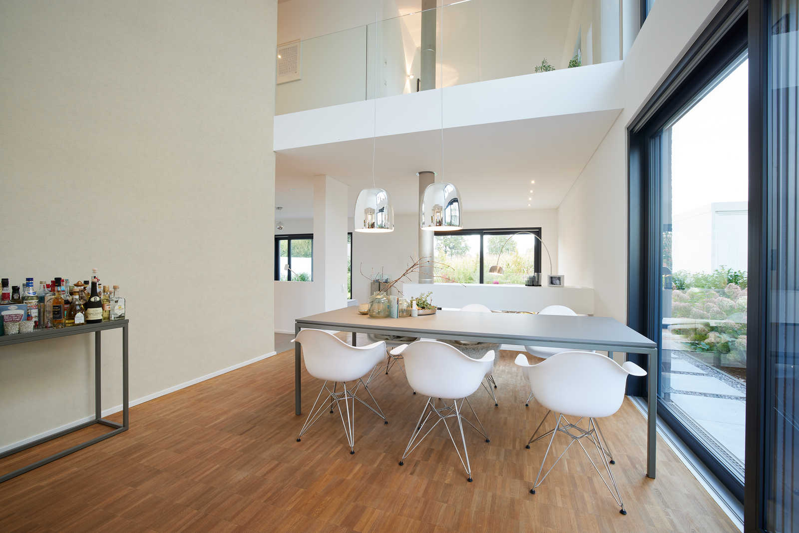             Melierte Tapete mit Grafik Struktur im Ethno Look – Beige, Metallic
        