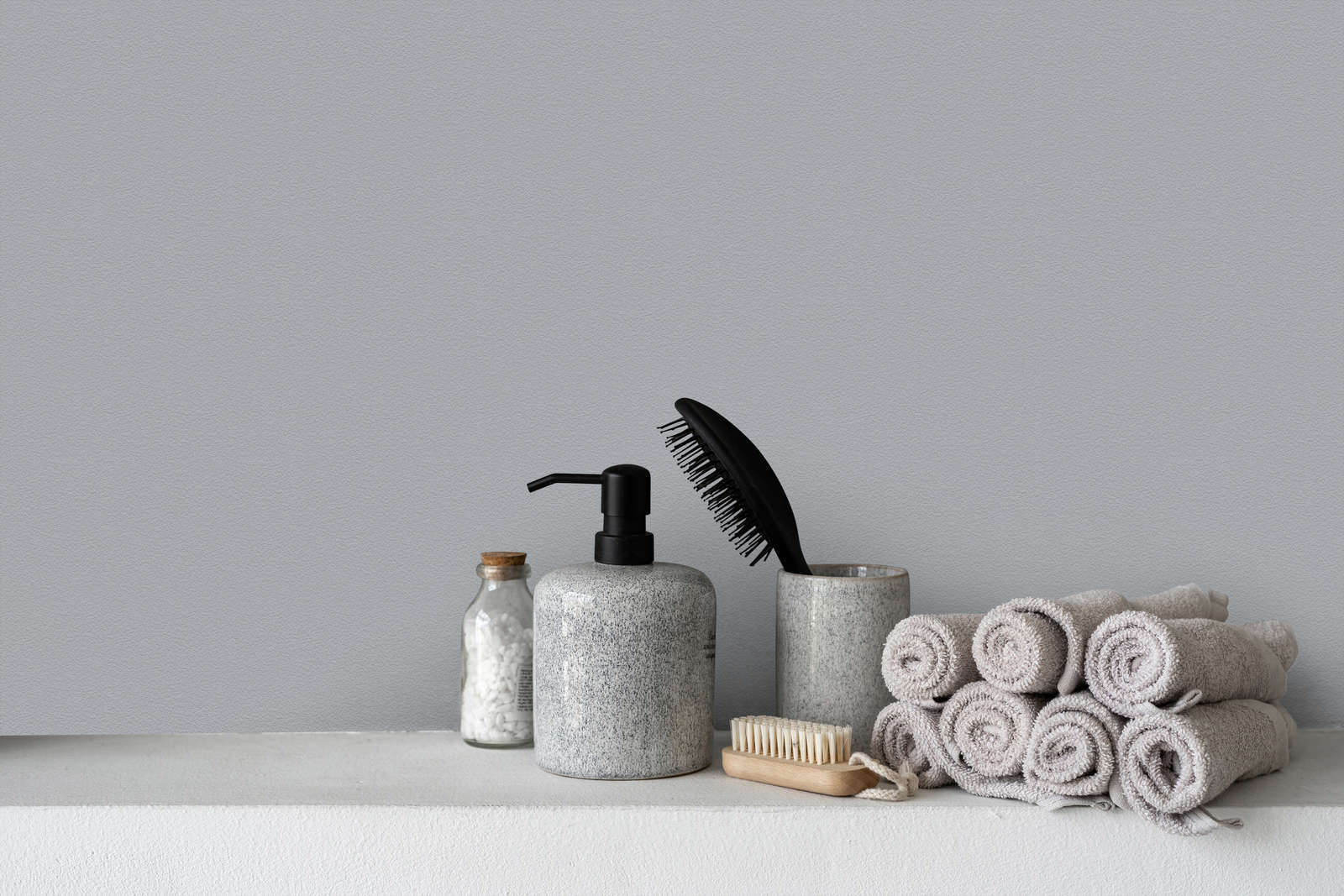 Badezimmer, Seifenspender, Bürste, Handtücher, Duft