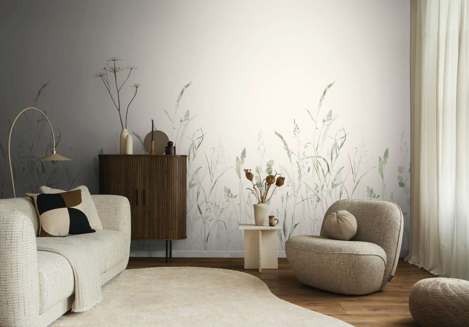 Wohnzimmer, Wandmotiv, Sofa, Beistelltisch, Vase/ Kerzen