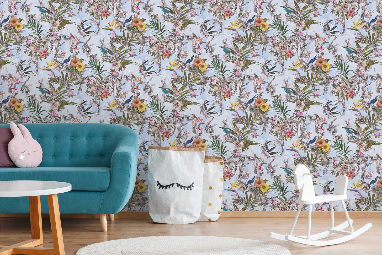             Blumentapete mit Vögeln & Tropen Look – Bunt, Blau, Grün
        